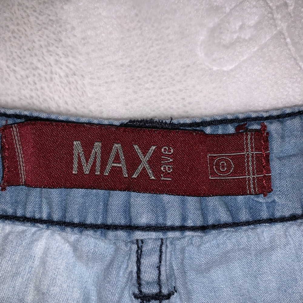 Flowy and loose booty shorts - Picture 3 of 3